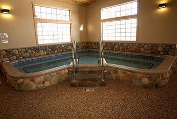 Cross Lake Whitefish Lodge And Suites מראה חיצוני תמונה