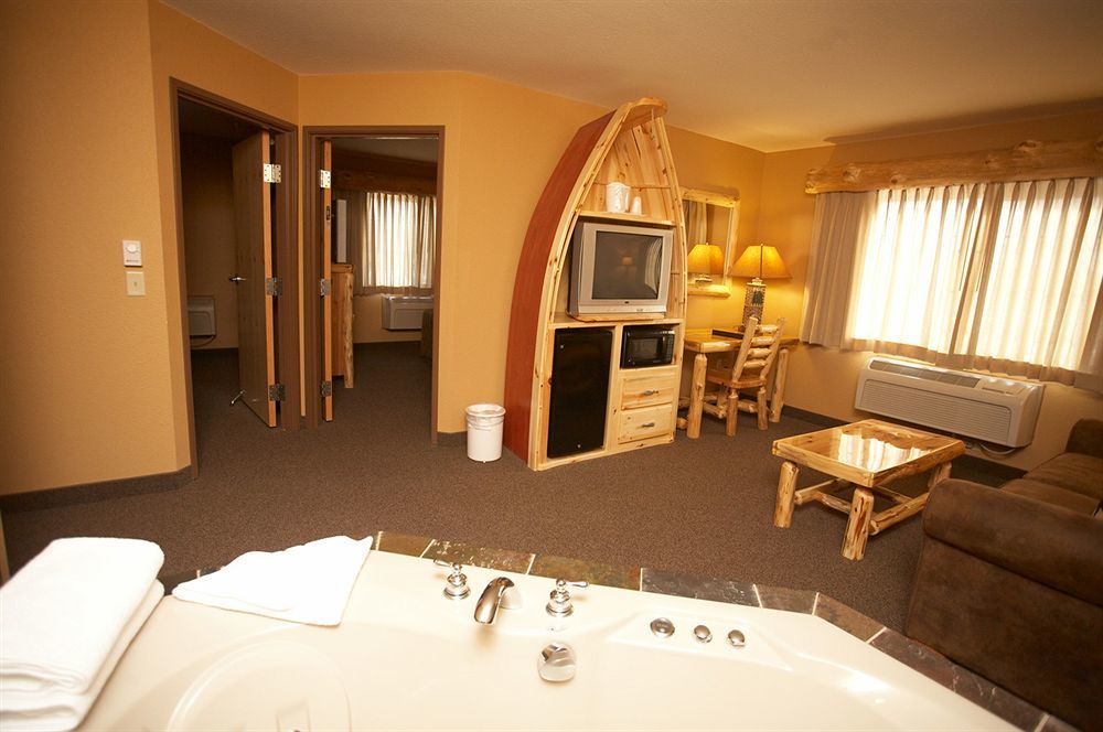 Cross Lake Whitefish Lodge And Suites מראה חיצוני תמונה