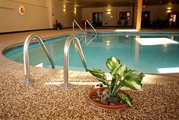 Cross Lake Whitefish Lodge And Suites מראה חיצוני תמונה