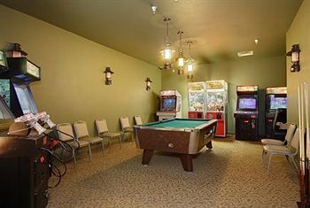 Cross Lake Whitefish Lodge And Suites מראה חיצוני תמונה